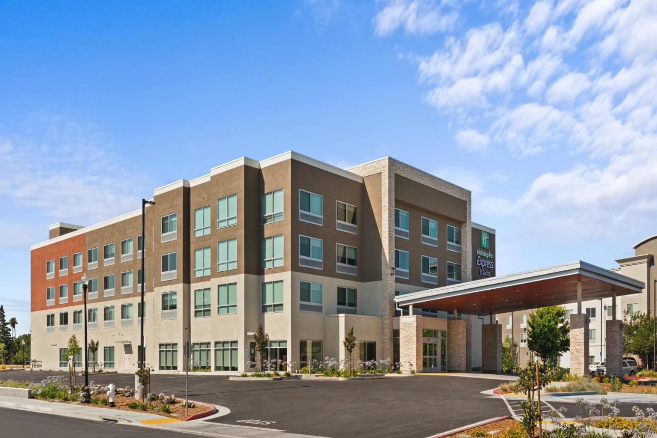 Holiday Inn Express & Suites - Suisun City By Ihg Exterior photo