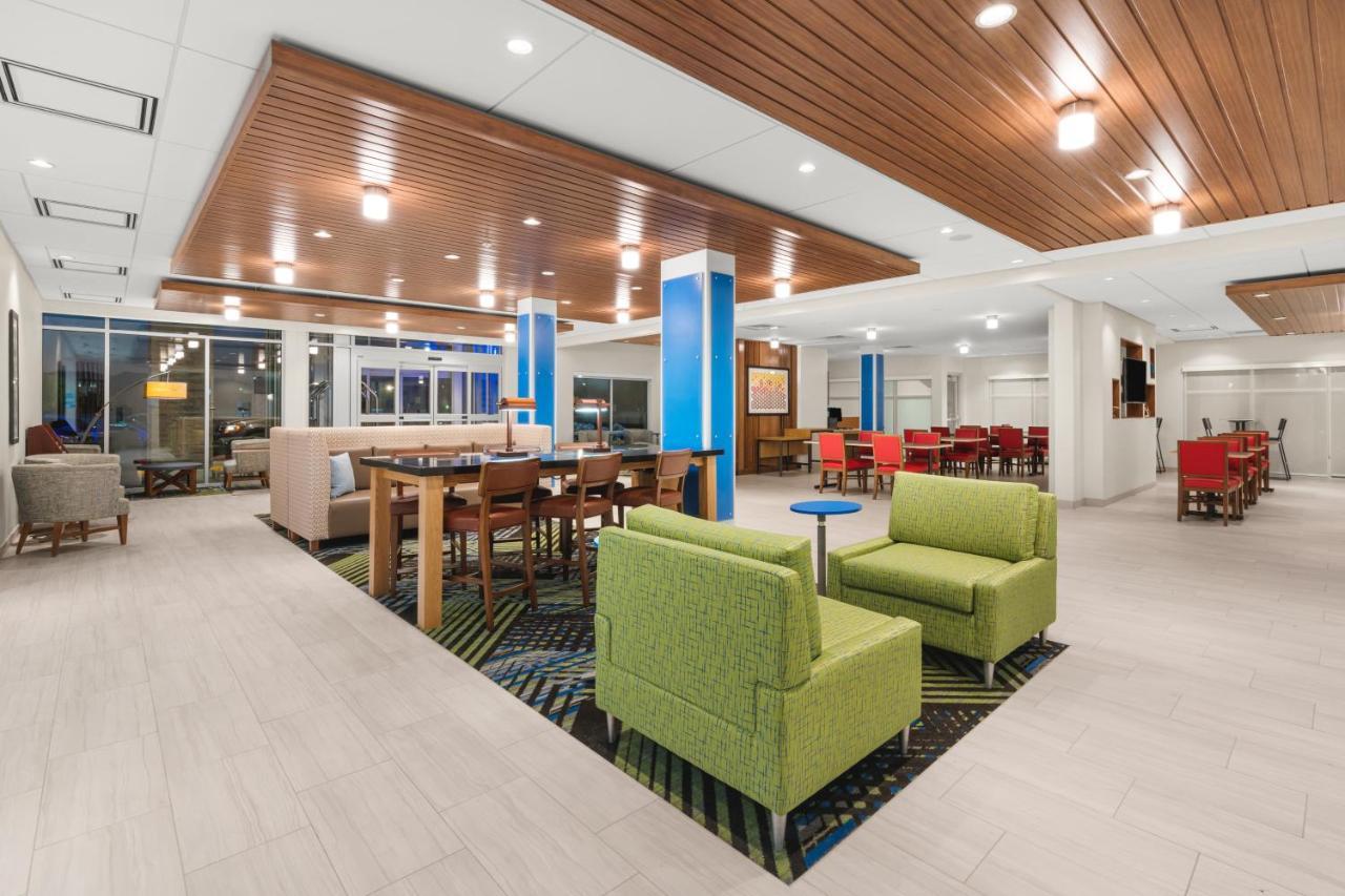 Holiday Inn Express & Suites - Suisun City By Ihg Exterior photo