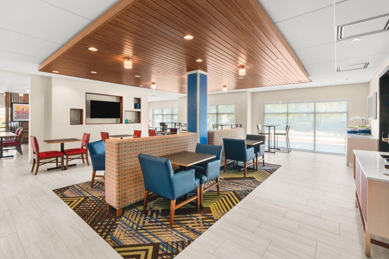 Holiday Inn Express & Suites - Suisun City By Ihg Exterior photo