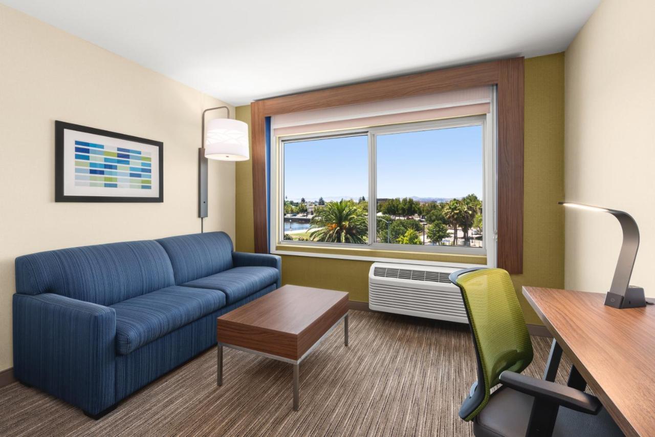 Holiday Inn Express & Suites - Suisun City By Ihg Exterior photo