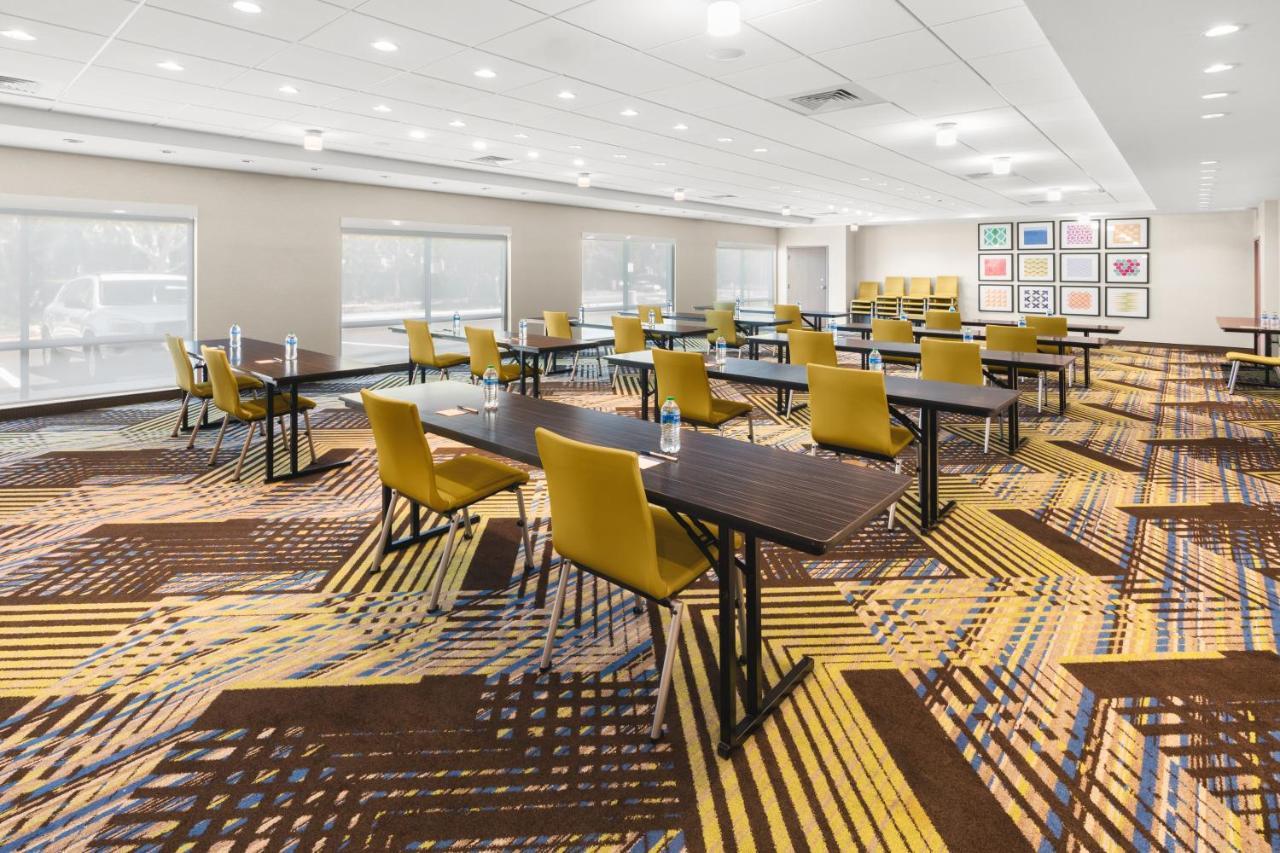 Holiday Inn Express & Suites - Suisun City By Ihg Exterior photo