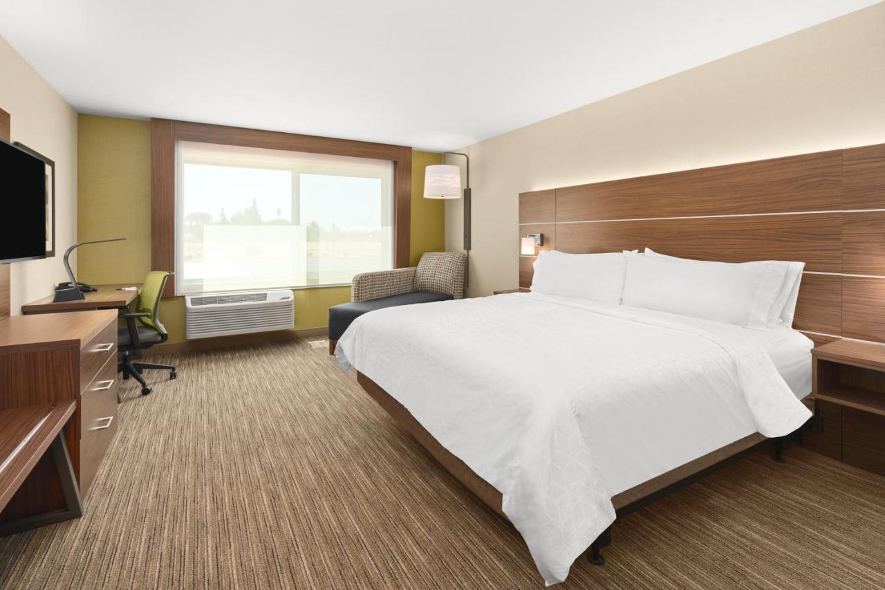 Holiday Inn Express & Suites - Suisun City By Ihg Exterior photo