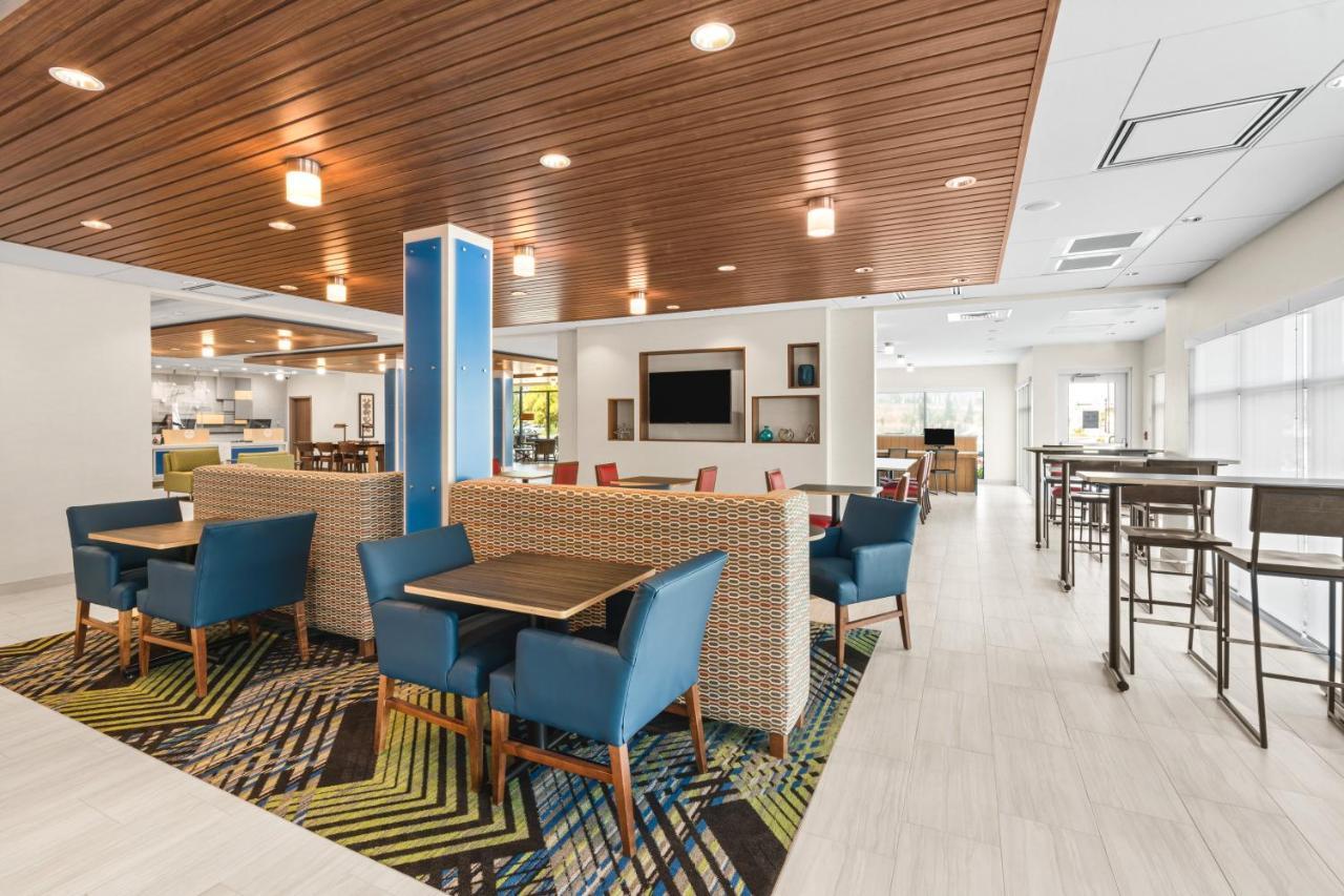 Holiday Inn Express & Suites - Suisun City By Ihg Exterior photo