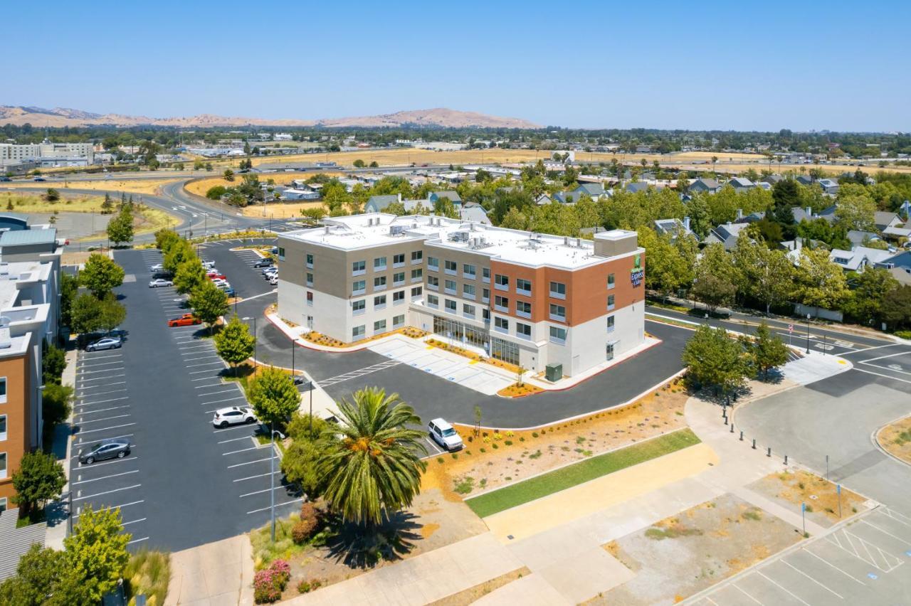Holiday Inn Express & Suites - Suisun City By Ihg Exterior photo