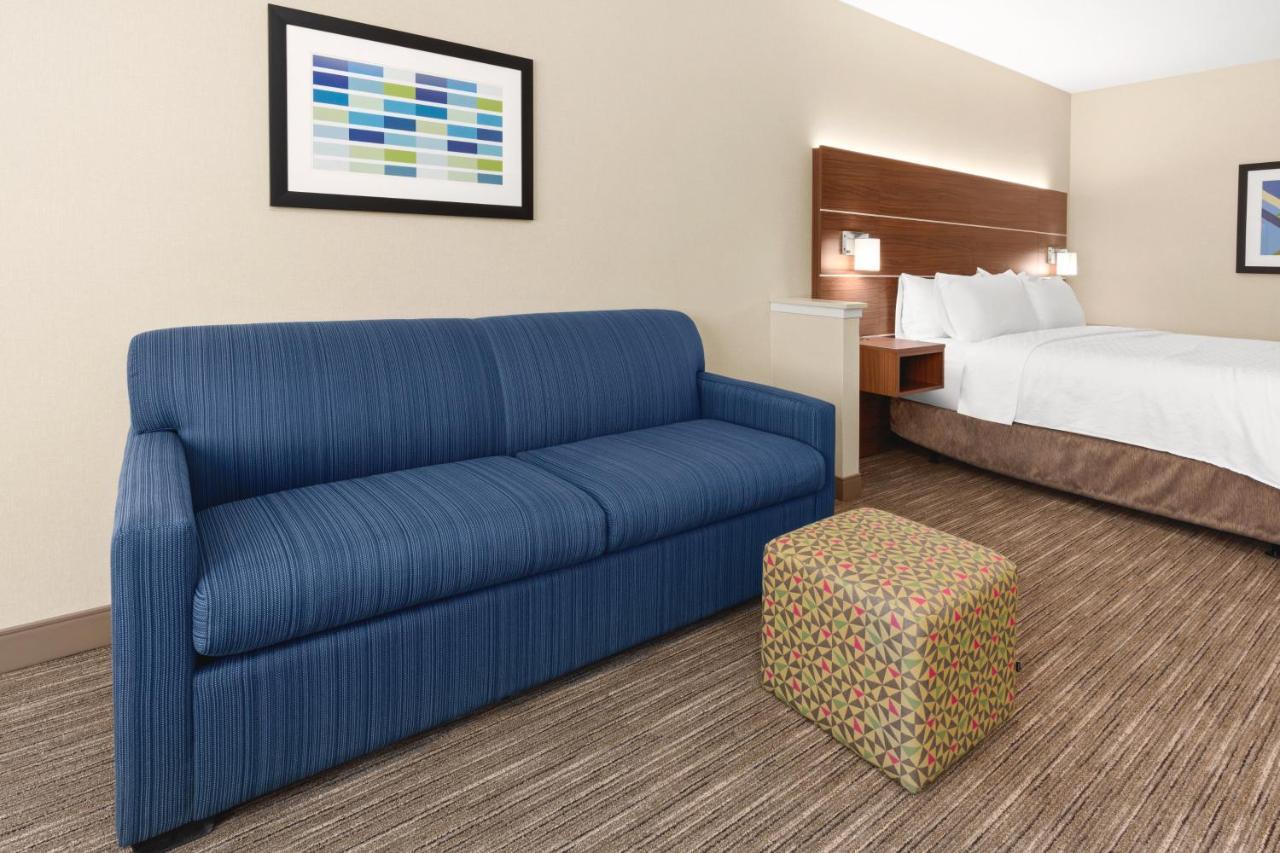 Holiday Inn Express & Suites - Suisun City By Ihg Exterior photo